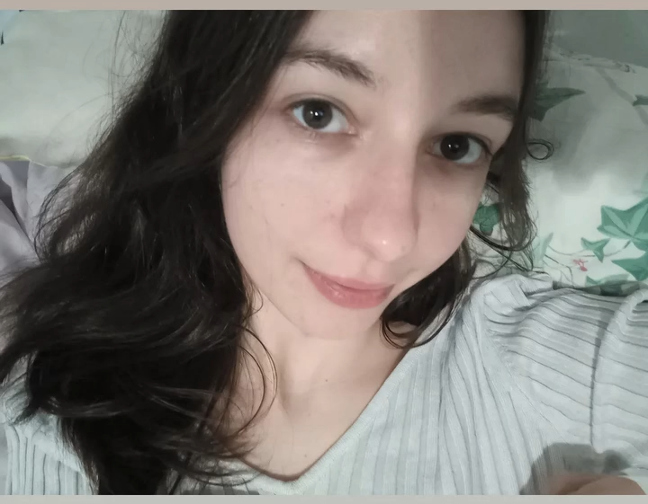 Emma #0gGzYvTc