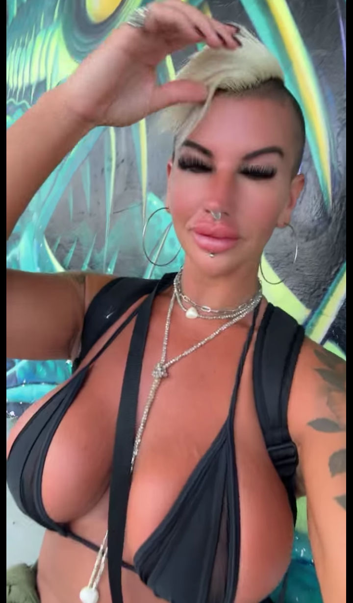 Mohawk milf 22 #FbTq1vXh